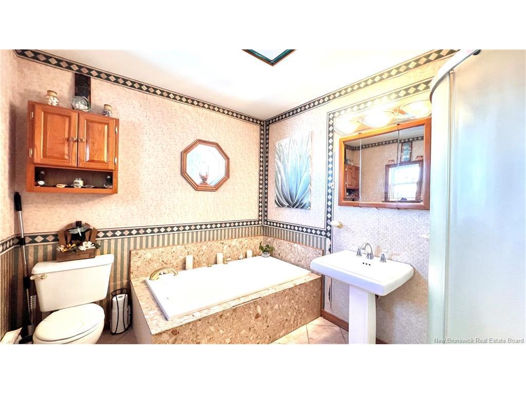









935


Miller

,
Bathurst,




NB
E2A 2J5

