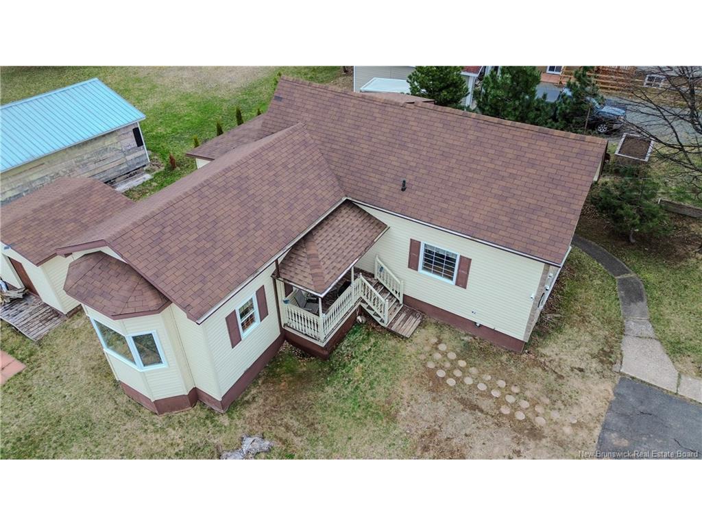 









935


Miller

,
Bathurst,




NB
E2A 2J5

