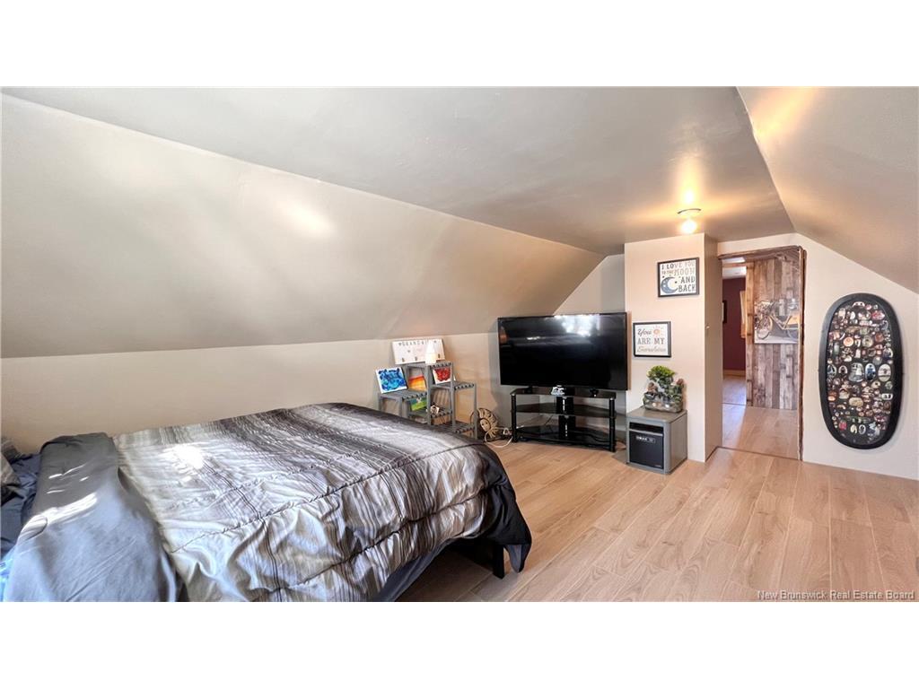









935


Miller

,
Bathurst,




NB
E2A 2J5

