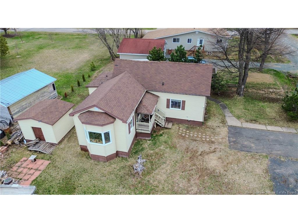 









935


Miller

,
Bathurst,




NB
E2A 2J5

