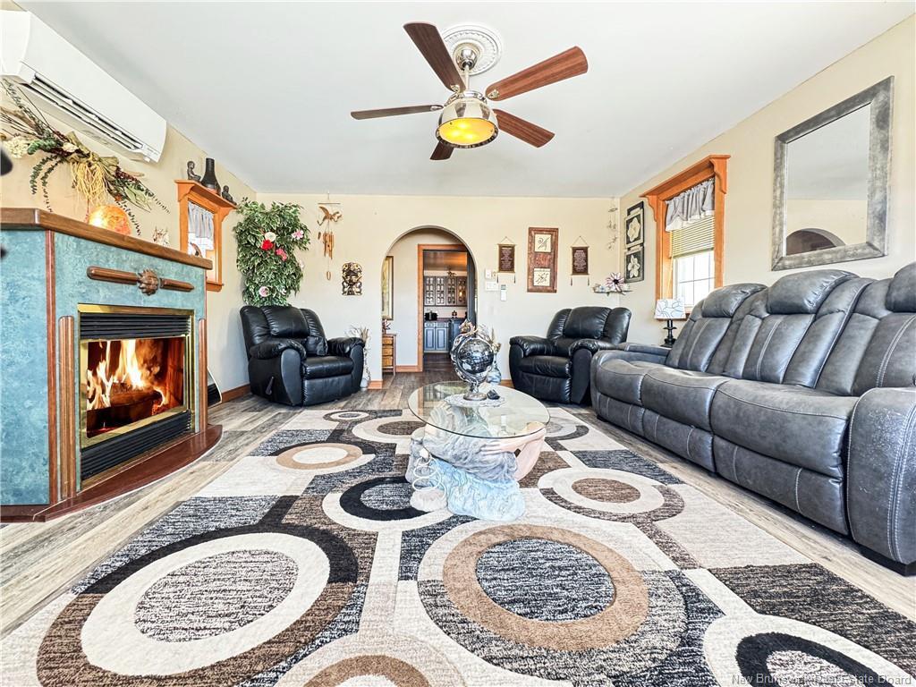 









935


Miller

,
Bathurst,




NB
E2A 2J5

