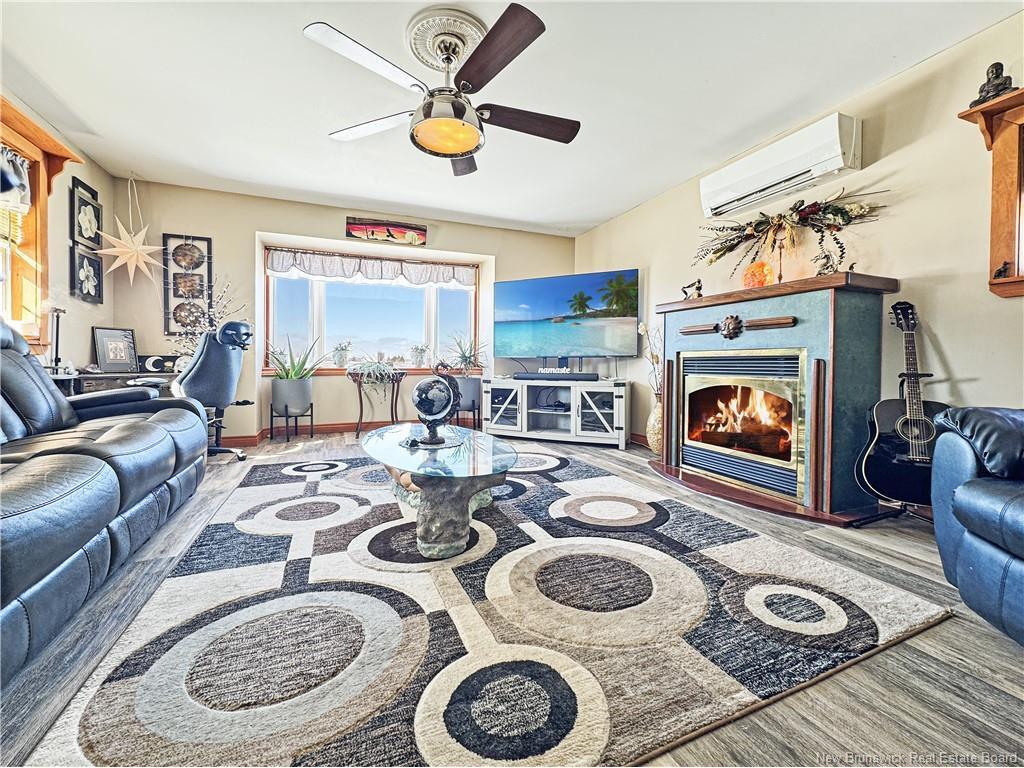 









935


Miller

,
Bathurst,




NB
E2A 2J5

