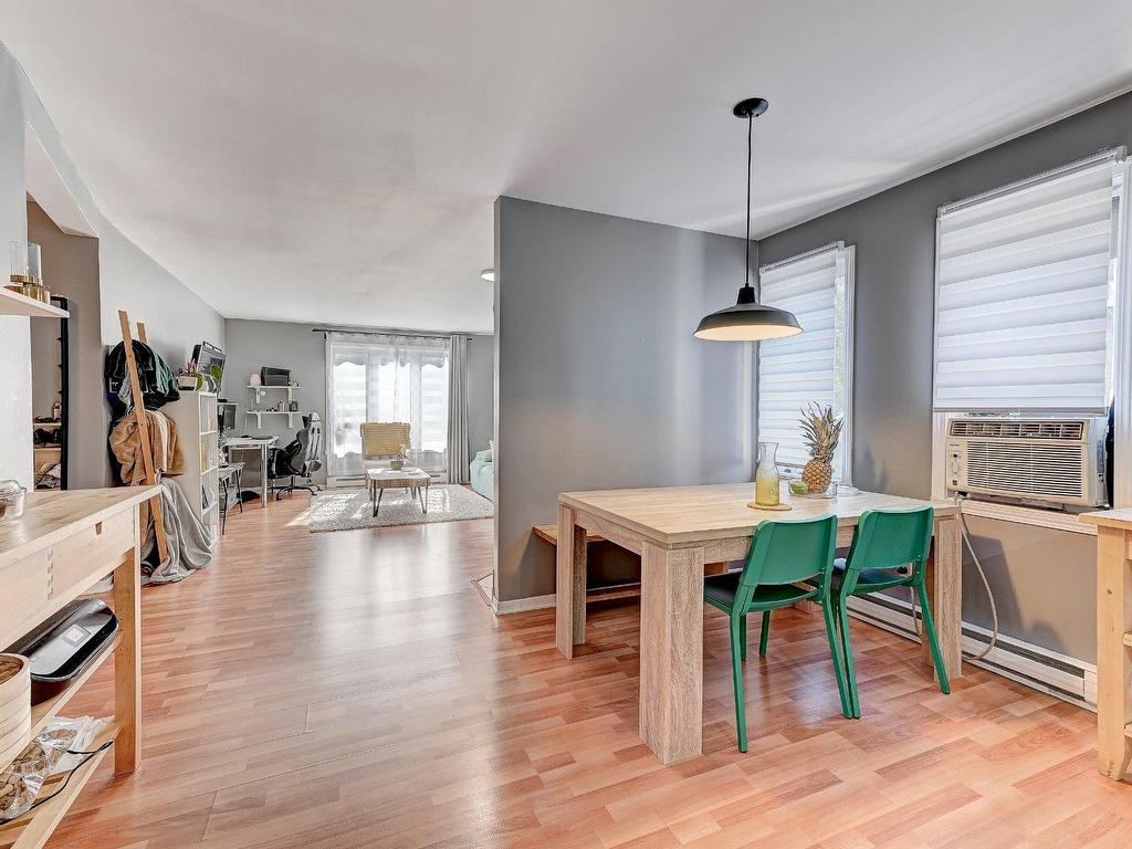 









3


Rue Ouellette

,
Saint-Constant,




QC
J5A1K7

