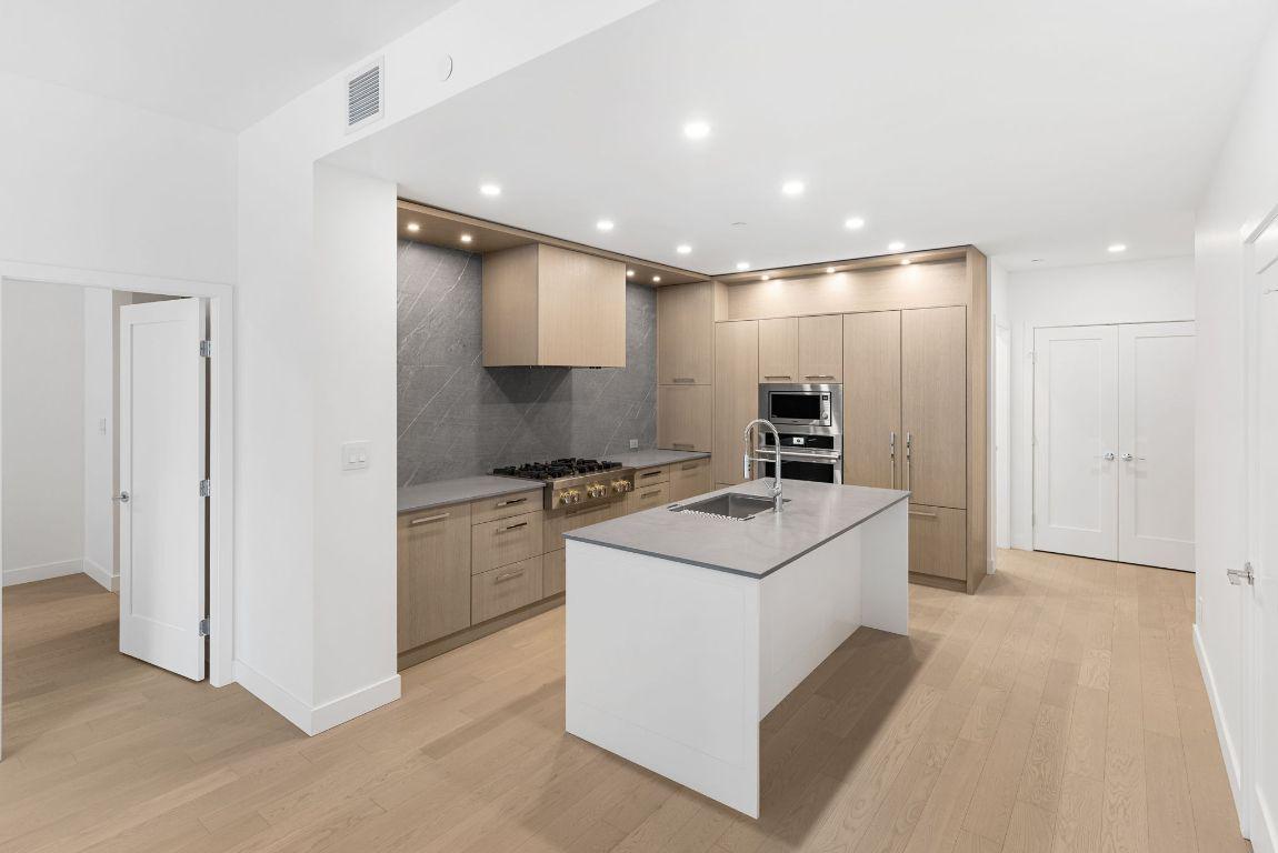 









3409


Lakeshore

Road, 209,
Kelowna,




BC
V1W 0G6

