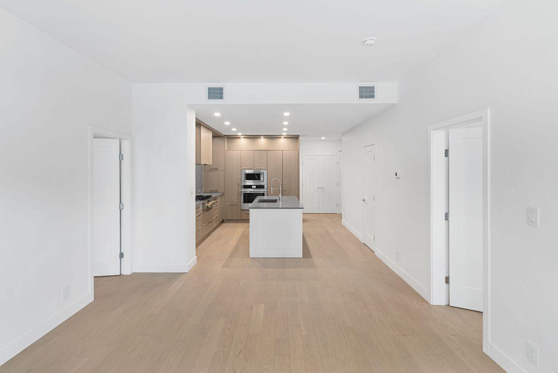 









3409


Lakeshore

Road, 209,
Kelowna,




BC
V1W 0G6

