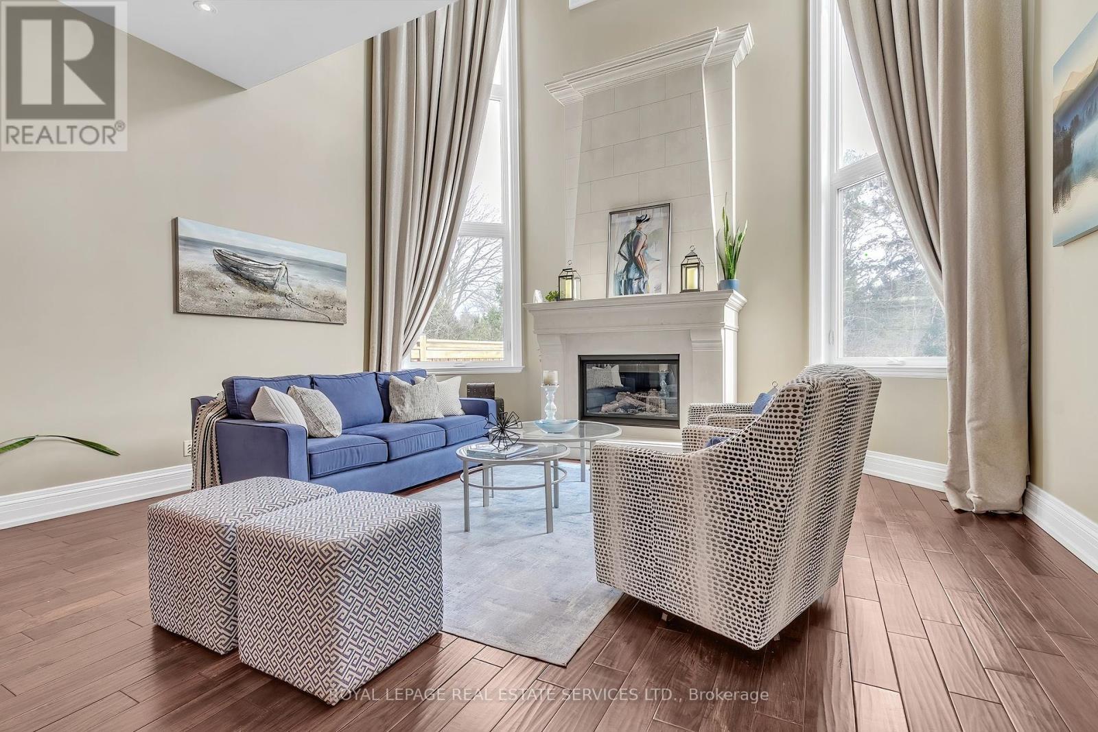 












384 REBECCA STREET

,
Oakville,




Ontario
L6K1K6

