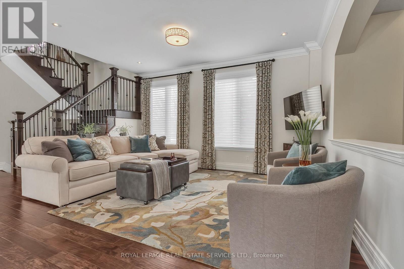 












384 REBECCA STREET

,
Oakville,




Ontario
L6K1K6

