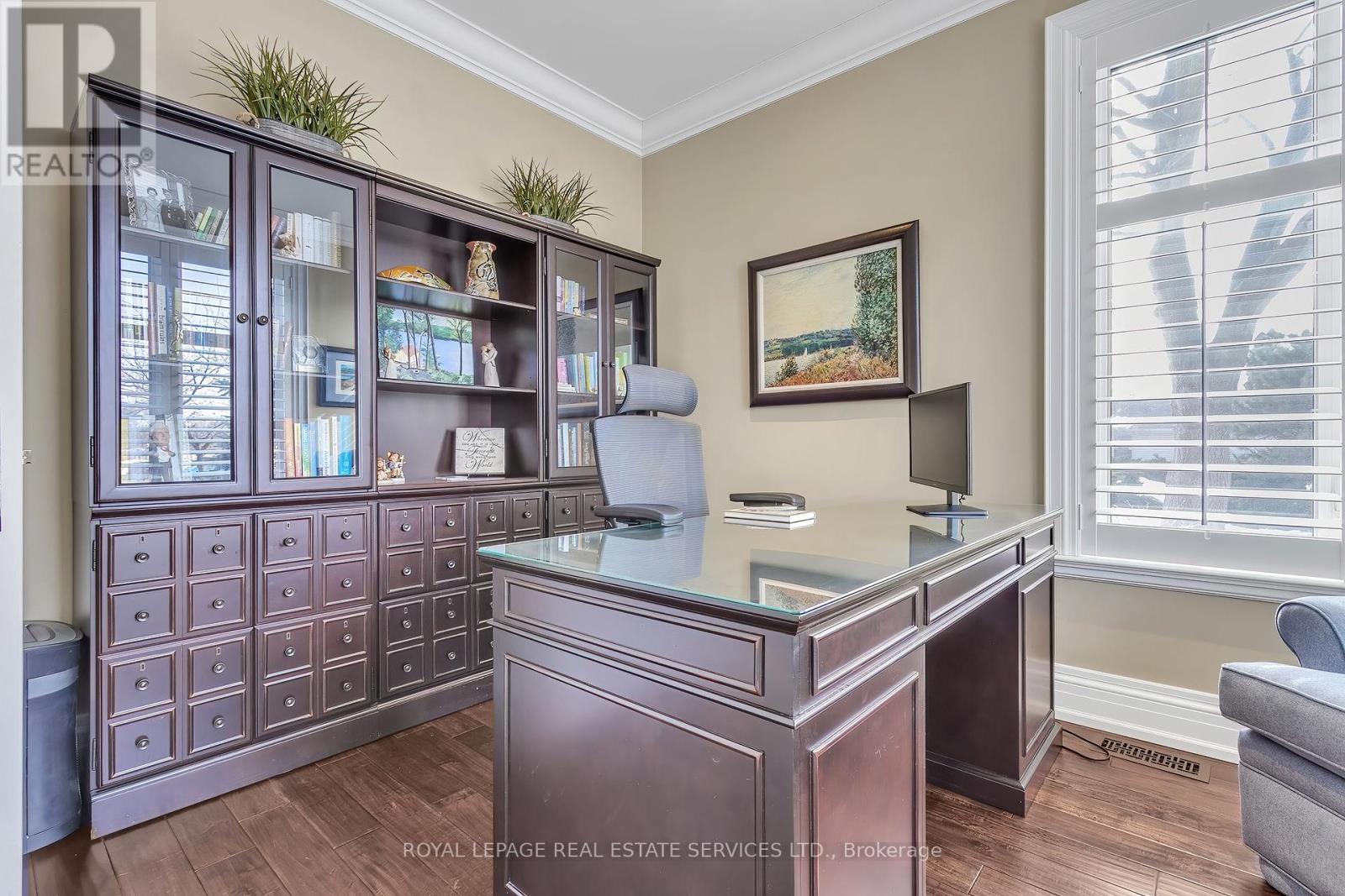 












384 REBECCA STREET

,
Oakville,




Ontario
L6K1K6


