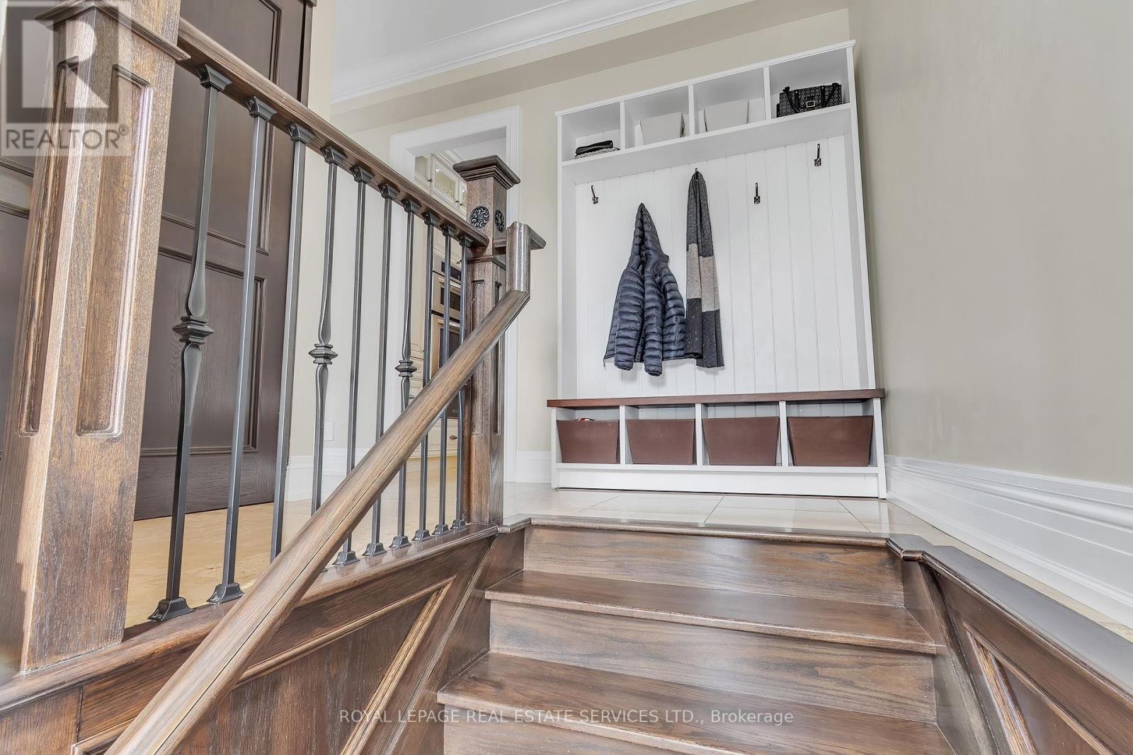 












384 REBECCA STREET

,
Oakville,




Ontario
L6K1K6

