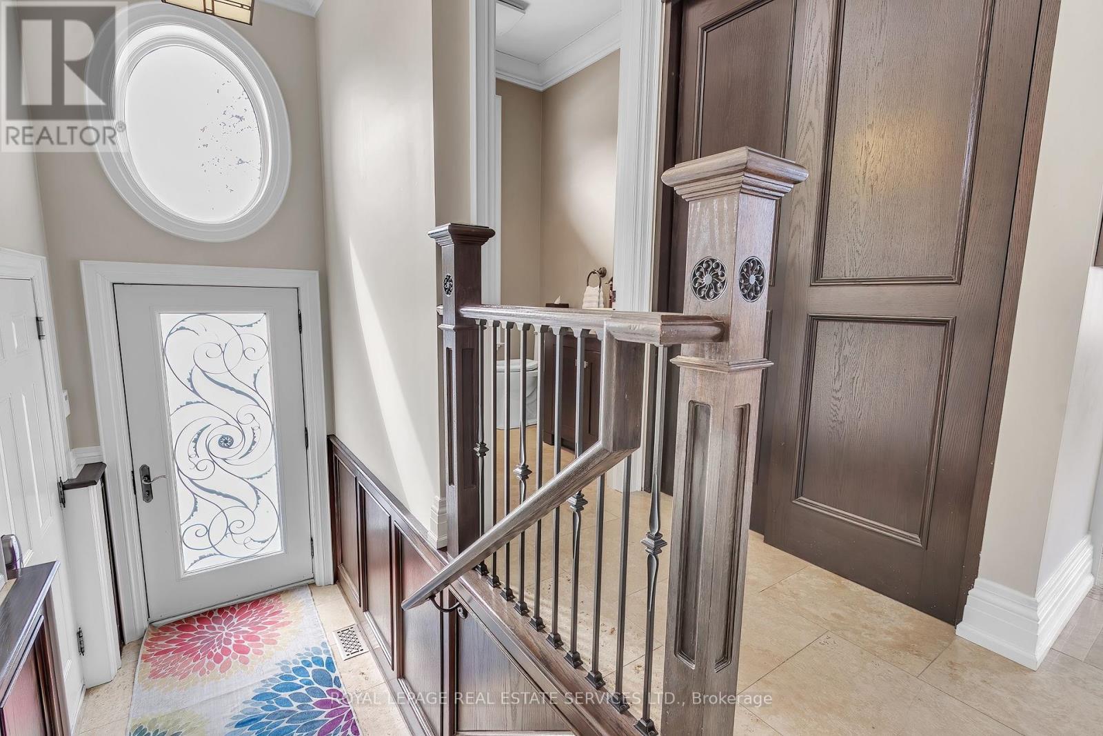 












384 REBECCA STREET

,
Oakville,




Ontario
L6K1K6

