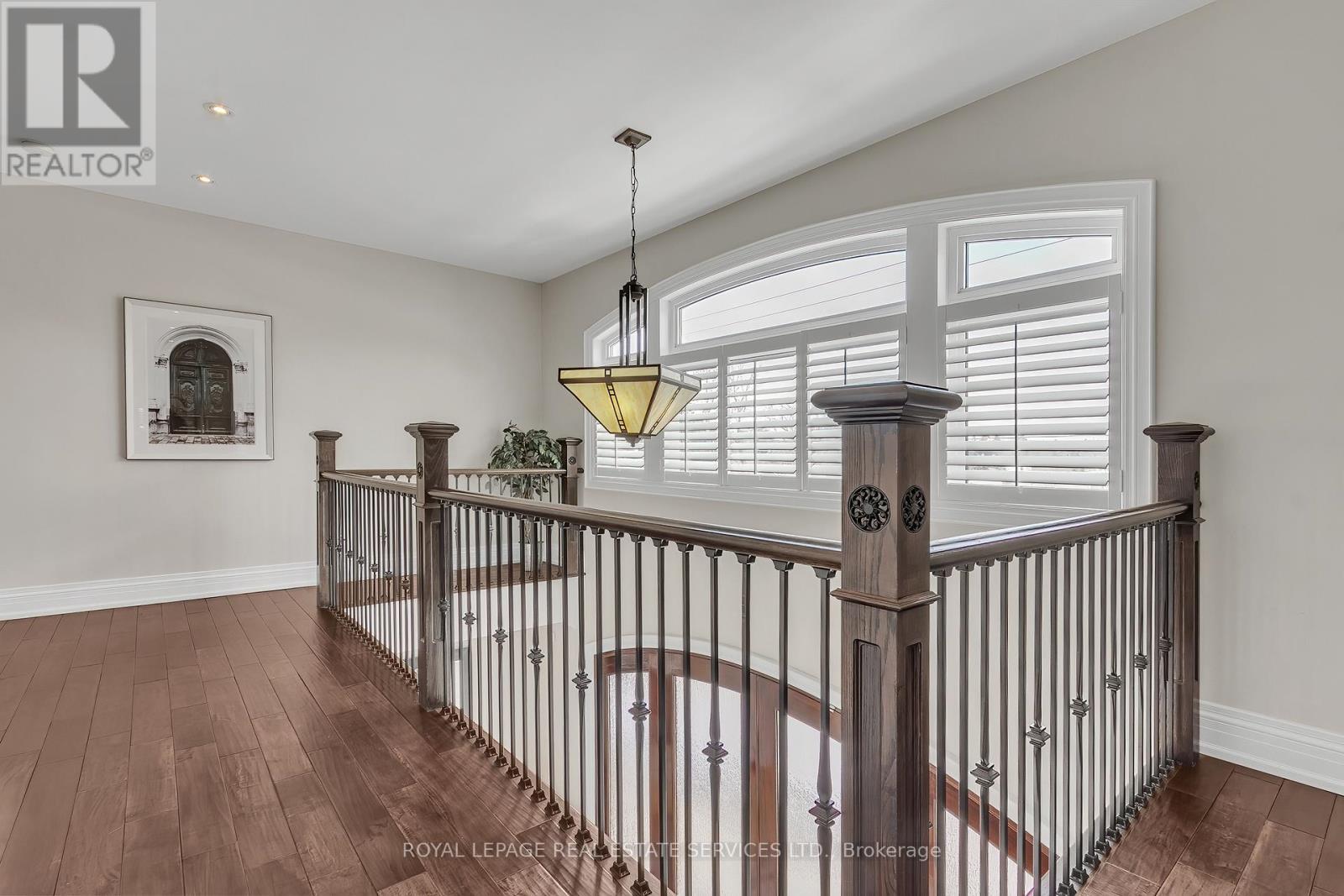 












384 REBECCA STREET

,
Oakville,




Ontario
L6K1K6


