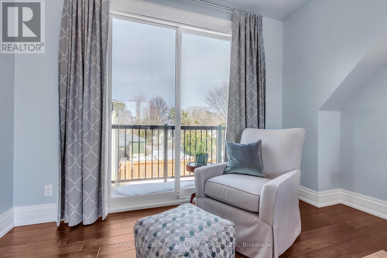 












384 REBECCA STREET

,
Oakville,




Ontario
L6K1K6

