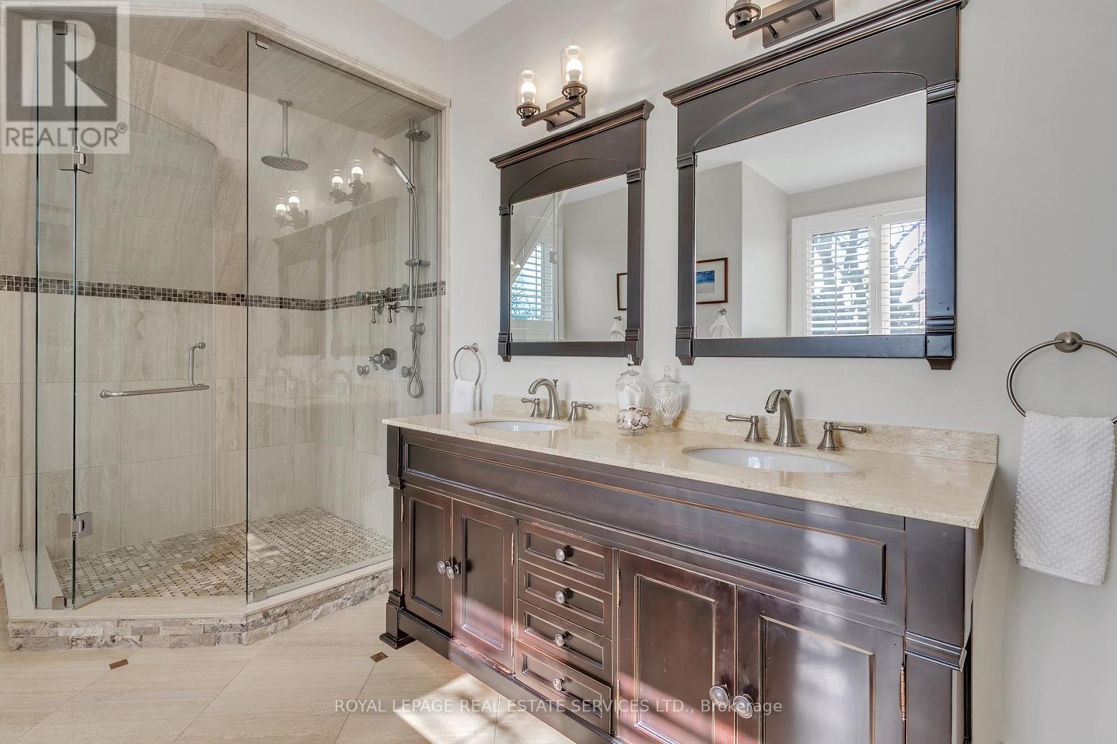 












384 REBECCA STREET

,
Oakville,




Ontario
L6K1K6

