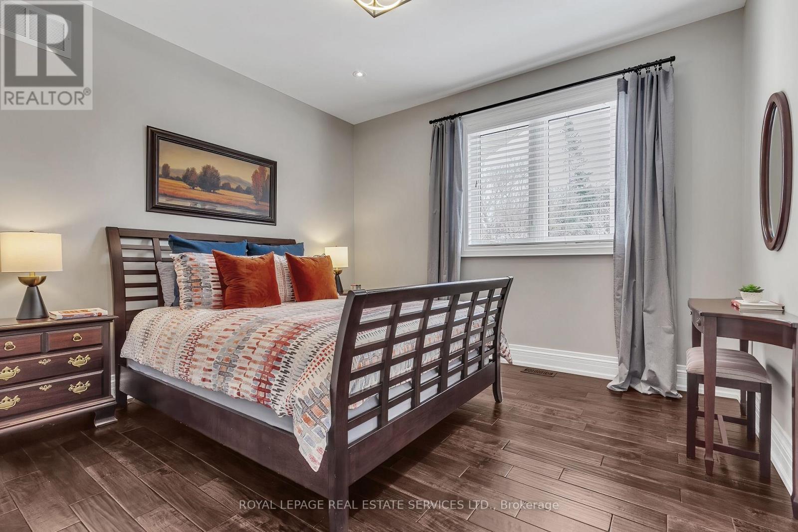












384 REBECCA STREET

,
Oakville,




Ontario
L6K1K6

