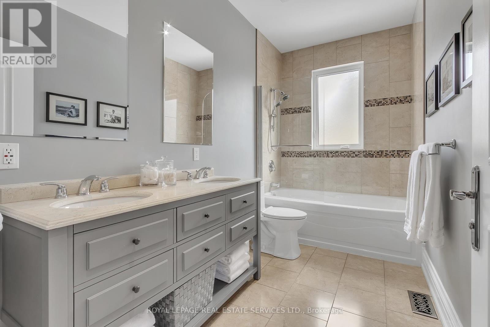 












384 REBECCA STREET

,
Oakville,




Ontario
L6K1K6


