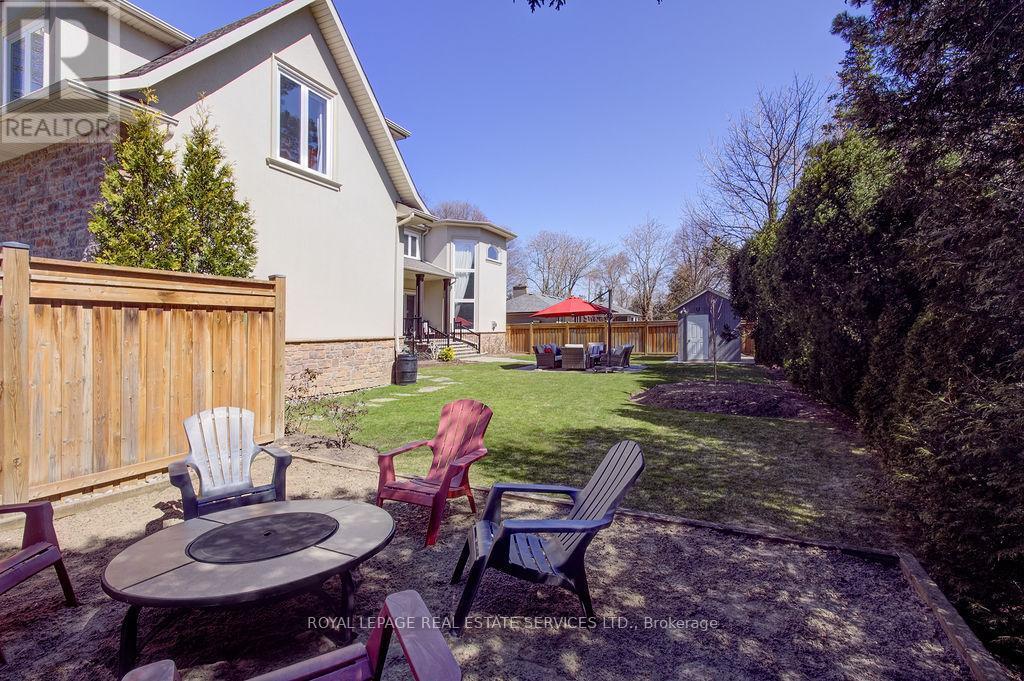 












384 REBECCA STREET

,
Oakville,




Ontario
L6K1K6

