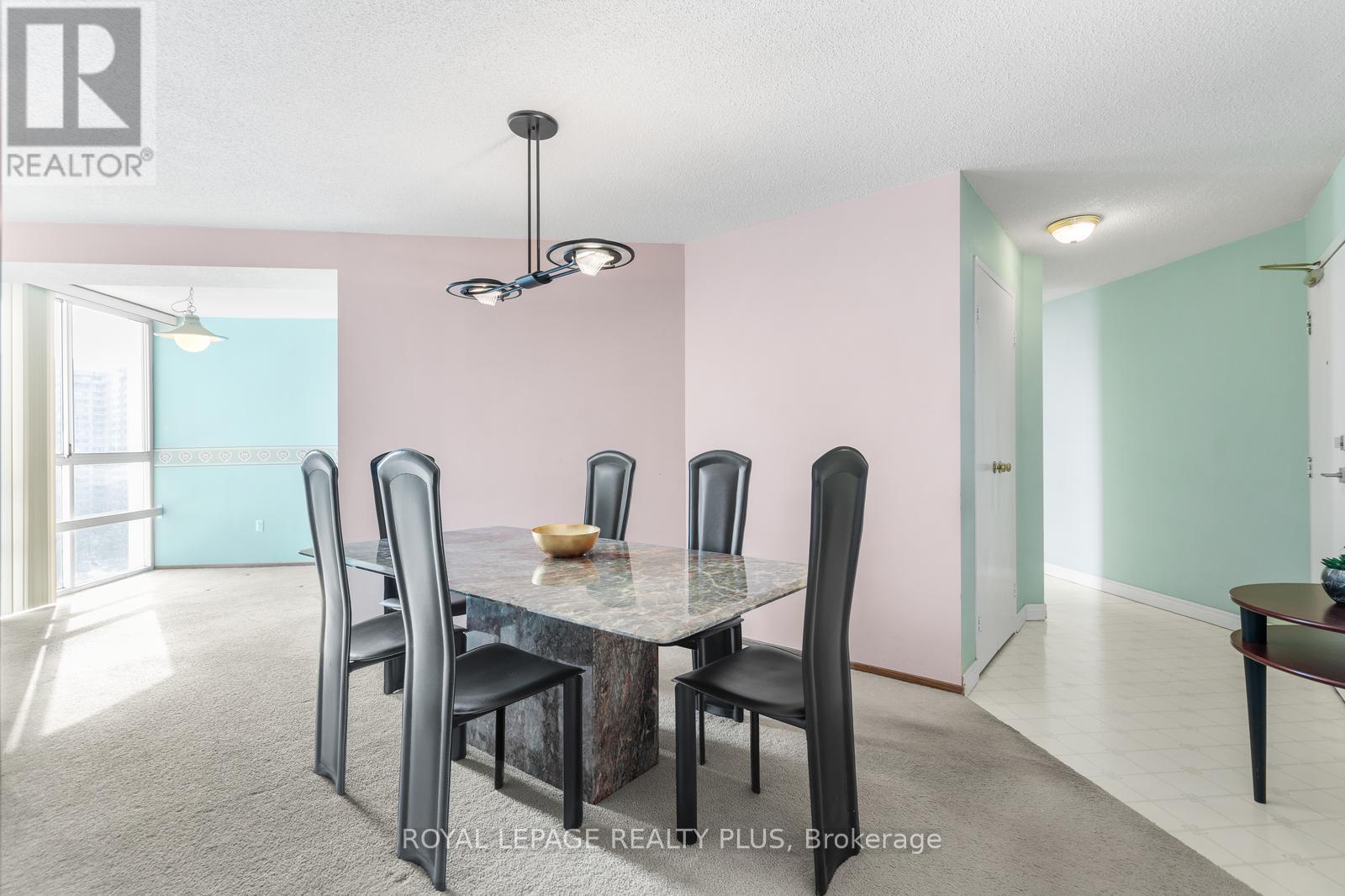 












1002 - 3650 KANEFF CRESCENT

,
Mississauga,




Ontario
L5A4A1

