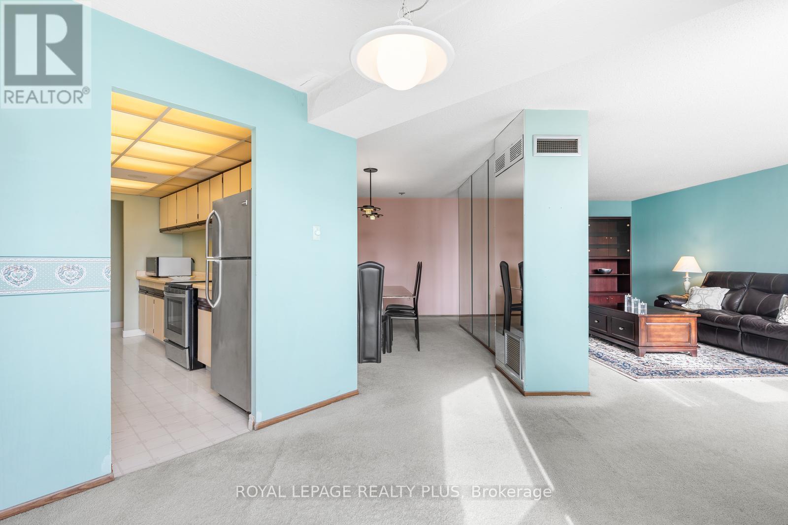 












1002 - 3650 KANEFF CRESCENT

,
Mississauga,




Ontario
L5A4A1

