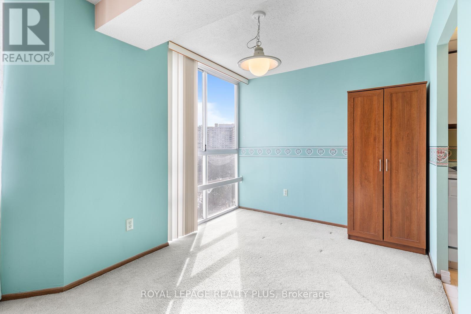 












1002 - 3650 KANEFF CRESCENT

,
Mississauga,




Ontario
L5A4A1

