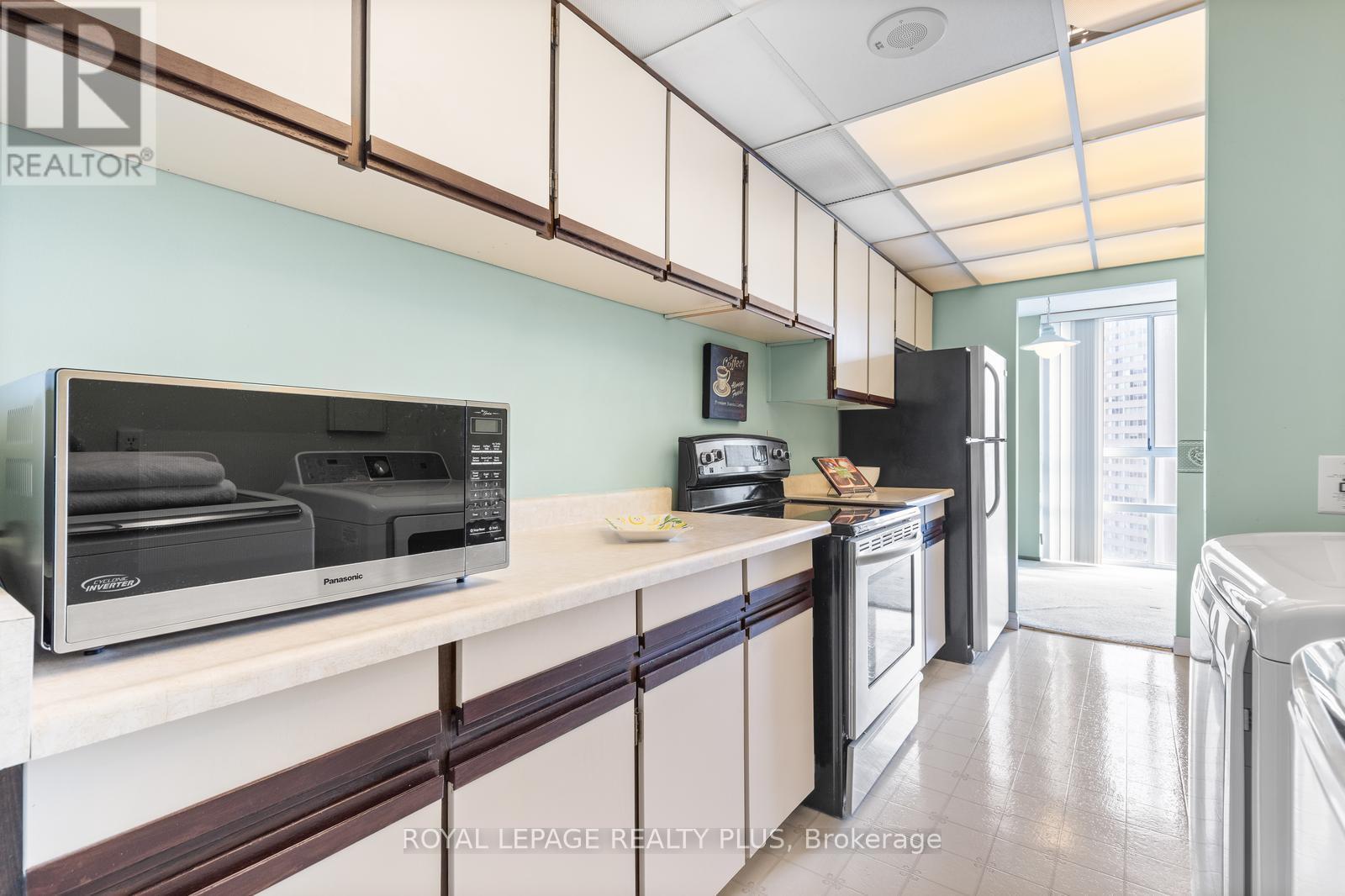 












1002 - 3650 KANEFF CRESCENT

,
Mississauga,




Ontario
L5A4A1

