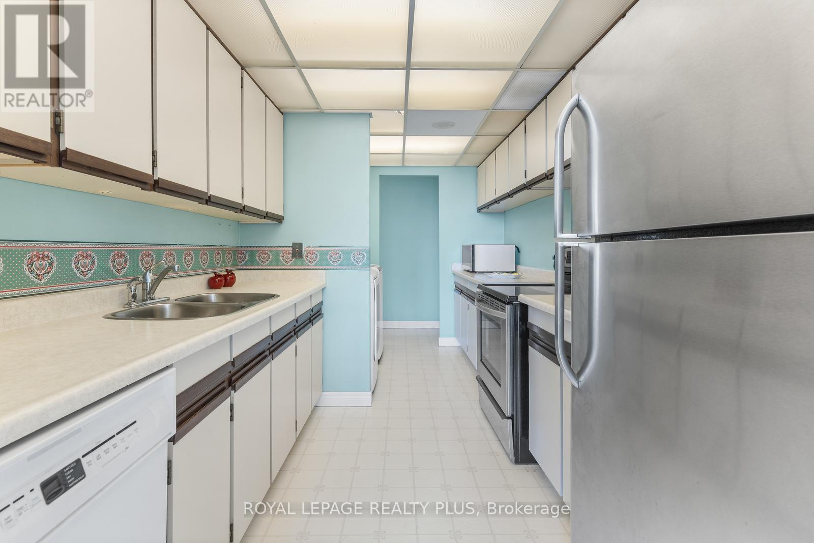 












1002 - 3650 KANEFF CRESCENT

,
Mississauga,




Ontario
L5A4A1

