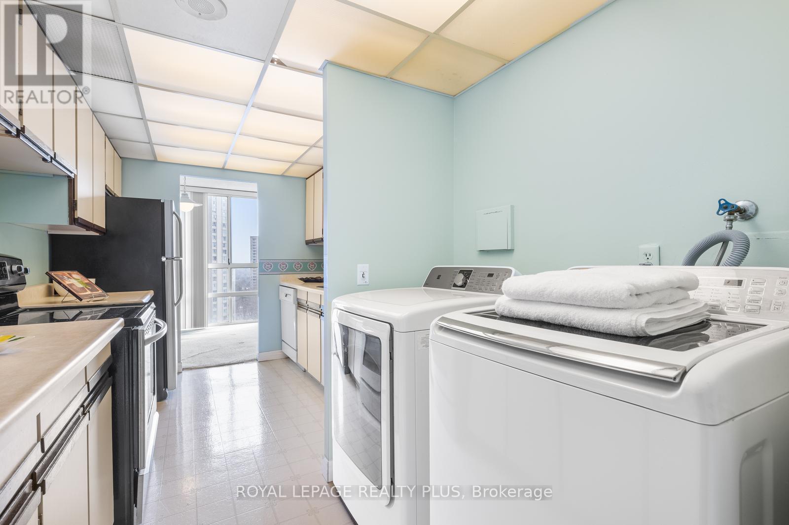 












1002 - 3650 KANEFF CRESCENT

,
Mississauga,




Ontario
L5A4A1

