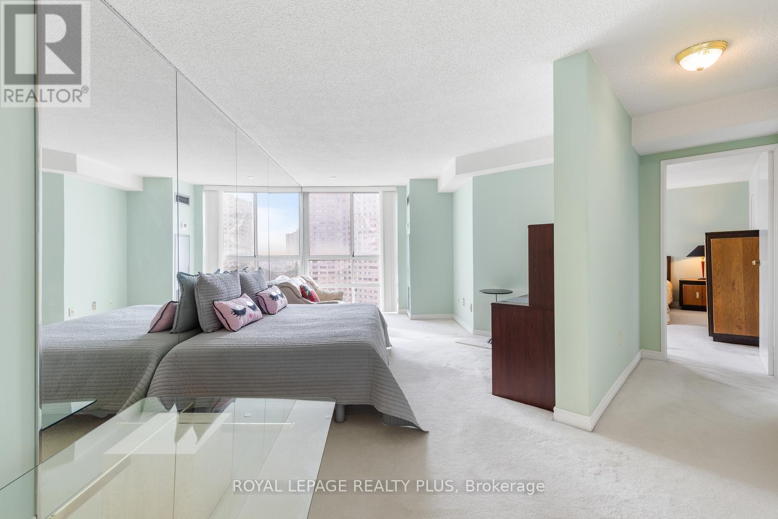 












1002 - 3650 KANEFF CRESCENT

,
Mississauga,




Ontario
L5A4A1

