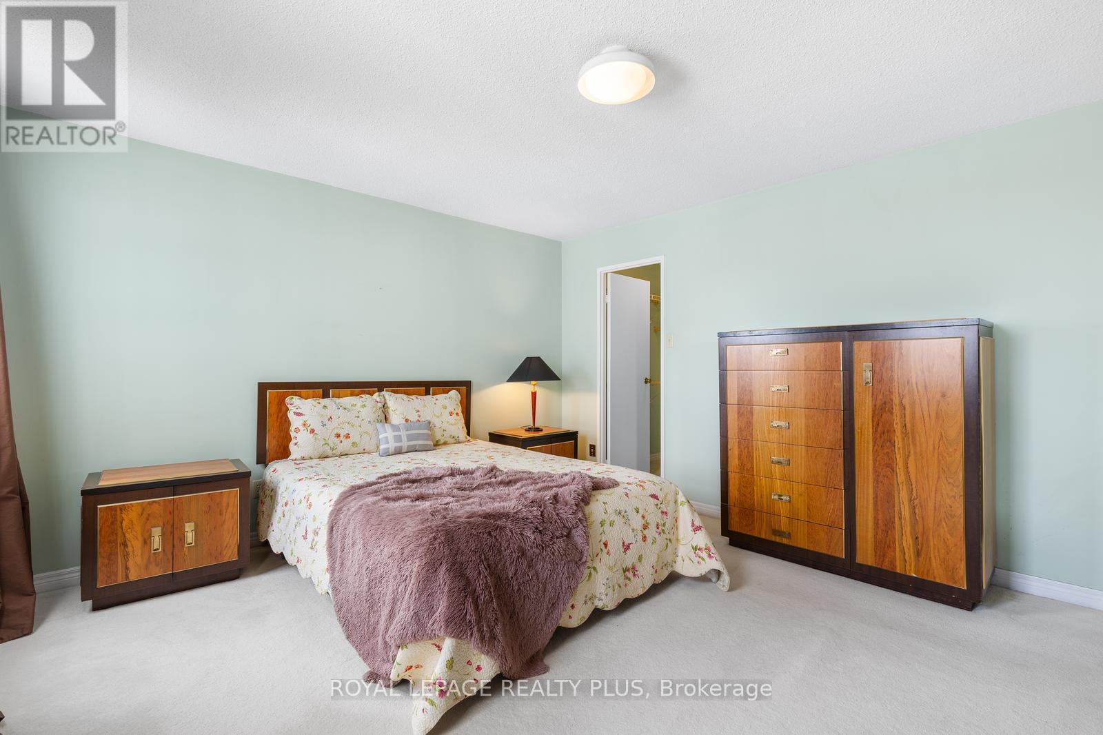 












1002 - 3650 KANEFF CRESCENT

,
Mississauga,




Ontario
L5A4A1

