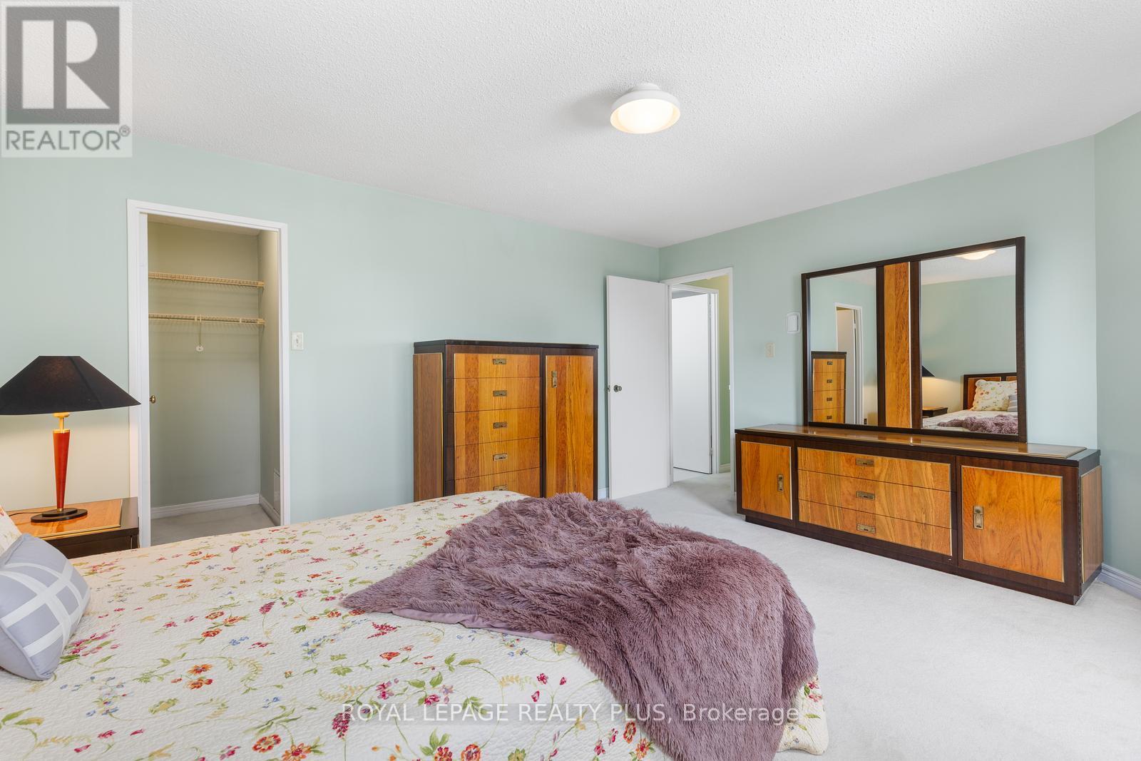 












1002 - 3650 KANEFF CRESCENT

,
Mississauga,




Ontario
L5A4A1

