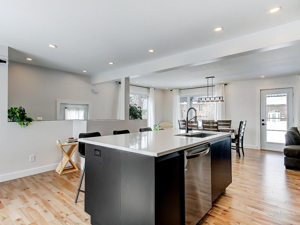 









51


Rue Bourassa

,
Granby,




QC
J2G6N1

