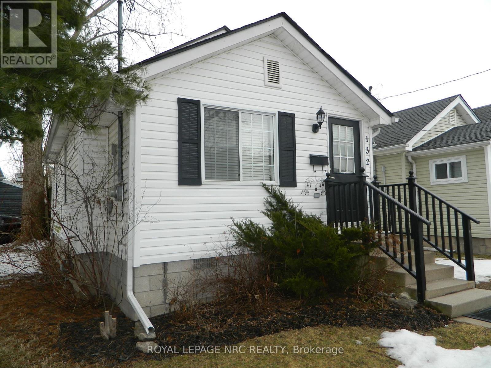 












132 ALBERT STREET

,
Fort Erie (Lakeshore),




Ontario
L2A5L4

