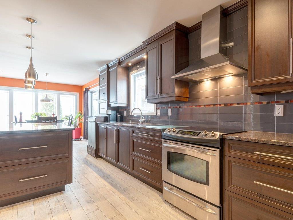 









332


Rue Desmarais

,
Varennes,




QC
J3X1M4

