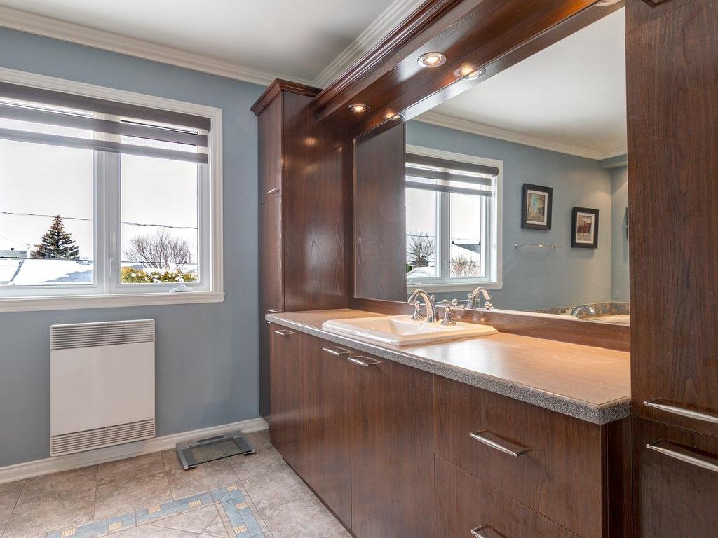 









332


Rue Desmarais

,
Varennes,




QC
J3X1M4

