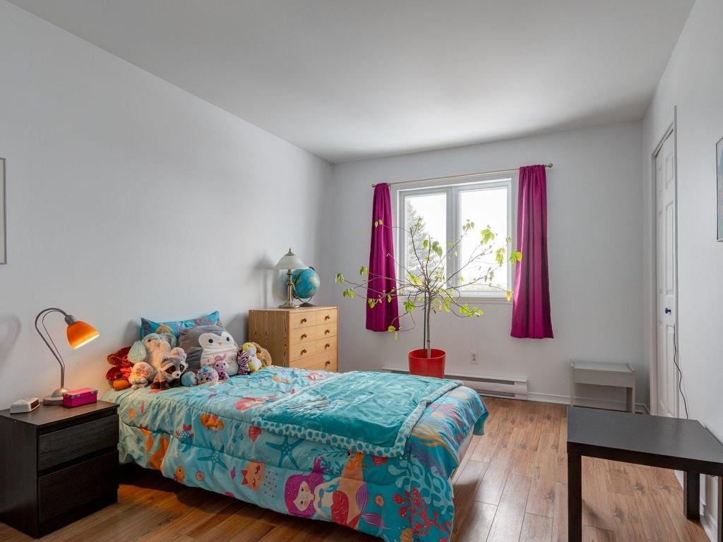 









332


Rue Desmarais

,
Varennes,




QC
J3X1M4

