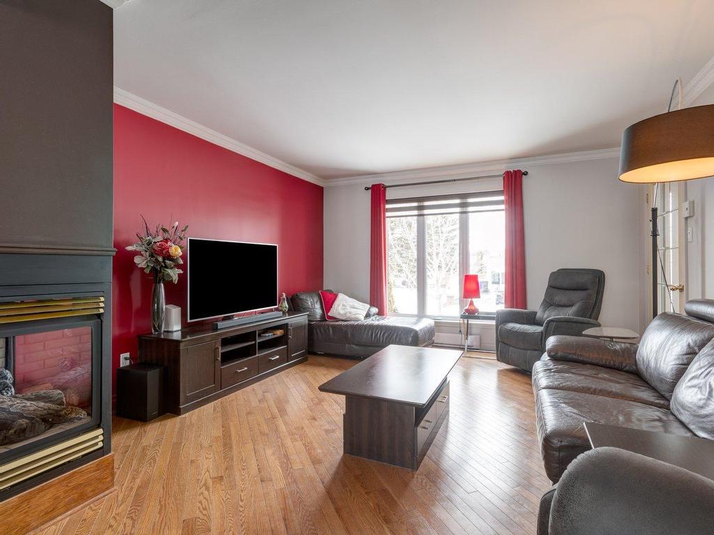 









332


Rue Desmarais

,
Varennes,




QC
J3X1M4


