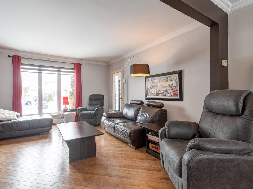 









332


Rue Desmarais

,
Varennes,




QC
J3X1M4

