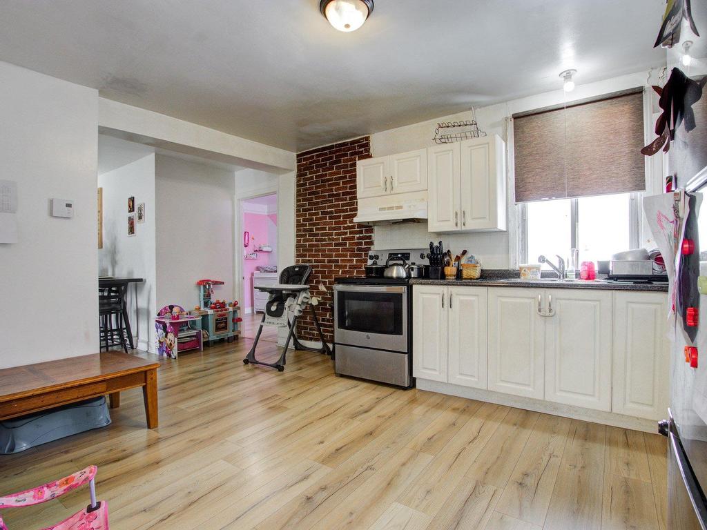 









4126

 - 4130


Rue de Charleroi

,
Montréal (Montréal-Nord),




QC
H1H1S8

