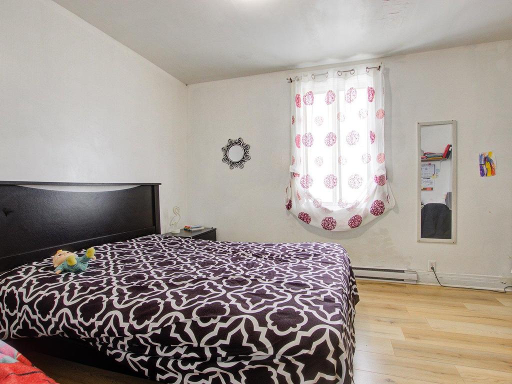 









4126

 - 4130


Rue de Charleroi

,
Montréal (Montréal-Nord),




QC
H1H1S8

