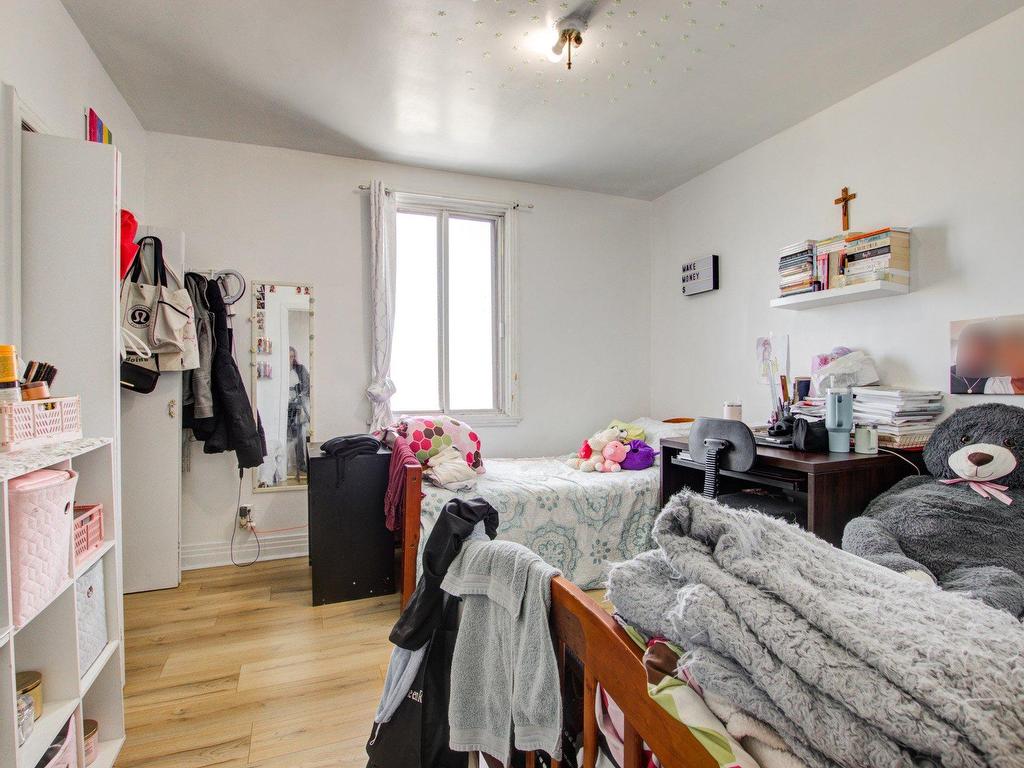 









4126

 - 4130


Rue de Charleroi

,
Montréal (Montréal-Nord),




QC
H1H1S8


