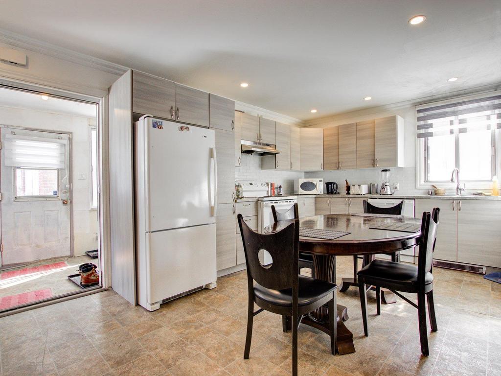 









4126

 - 4130


Rue de Charleroi

,
Montréal (Montréal-Nord),




QC
H1H1S8


