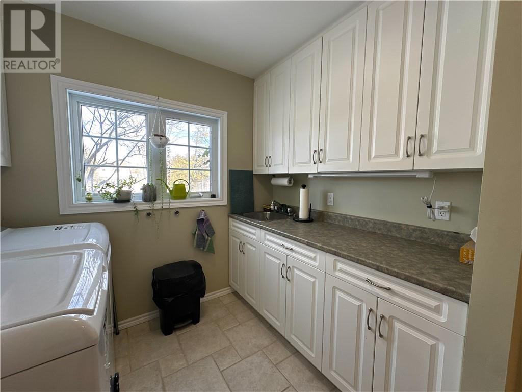 












78 Meredith Street W

,
Little Current,




Ontario
P0P1K0

