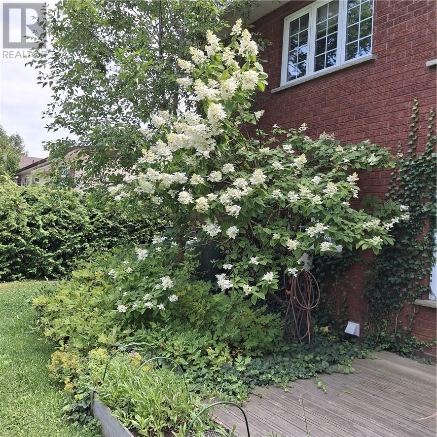 












78 Meredith Street W

,
Little Current,




Ontario
P0P1K0

