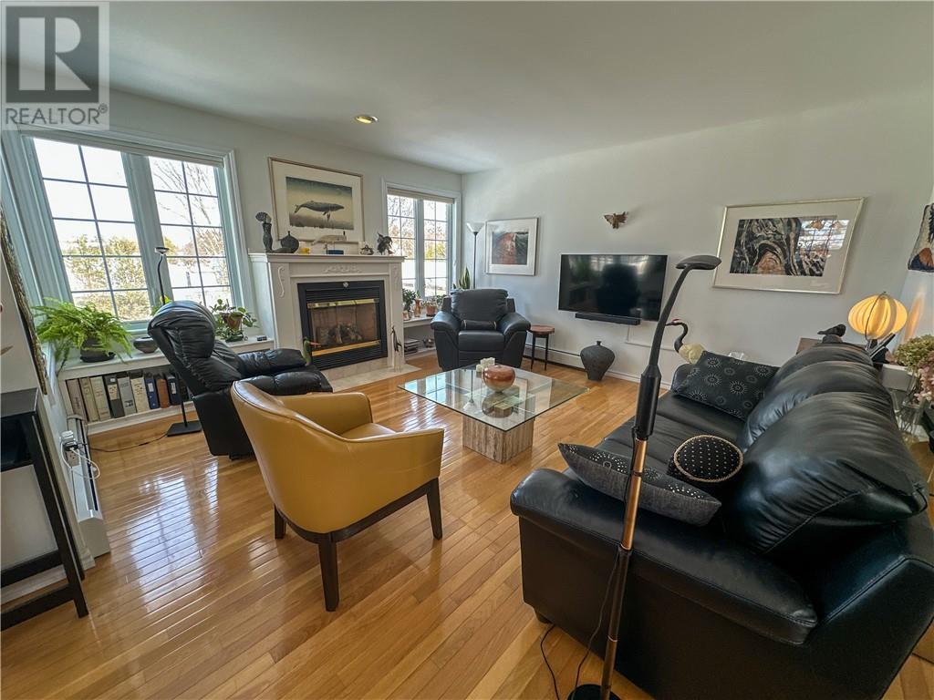 












78 Meredith Street W

,
Little Current,




Ontario
P0P1K0

