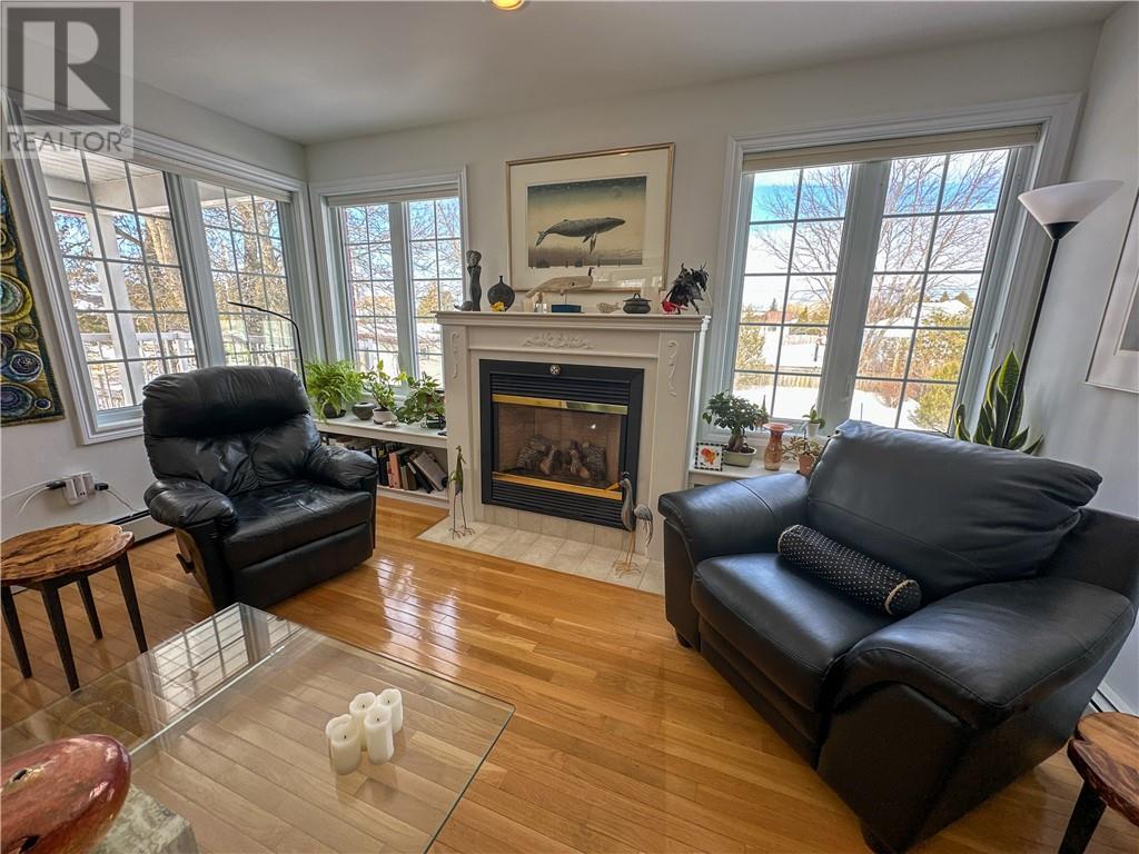












78 Meredith Street W

,
Little Current,




Ontario
P0P1K0


