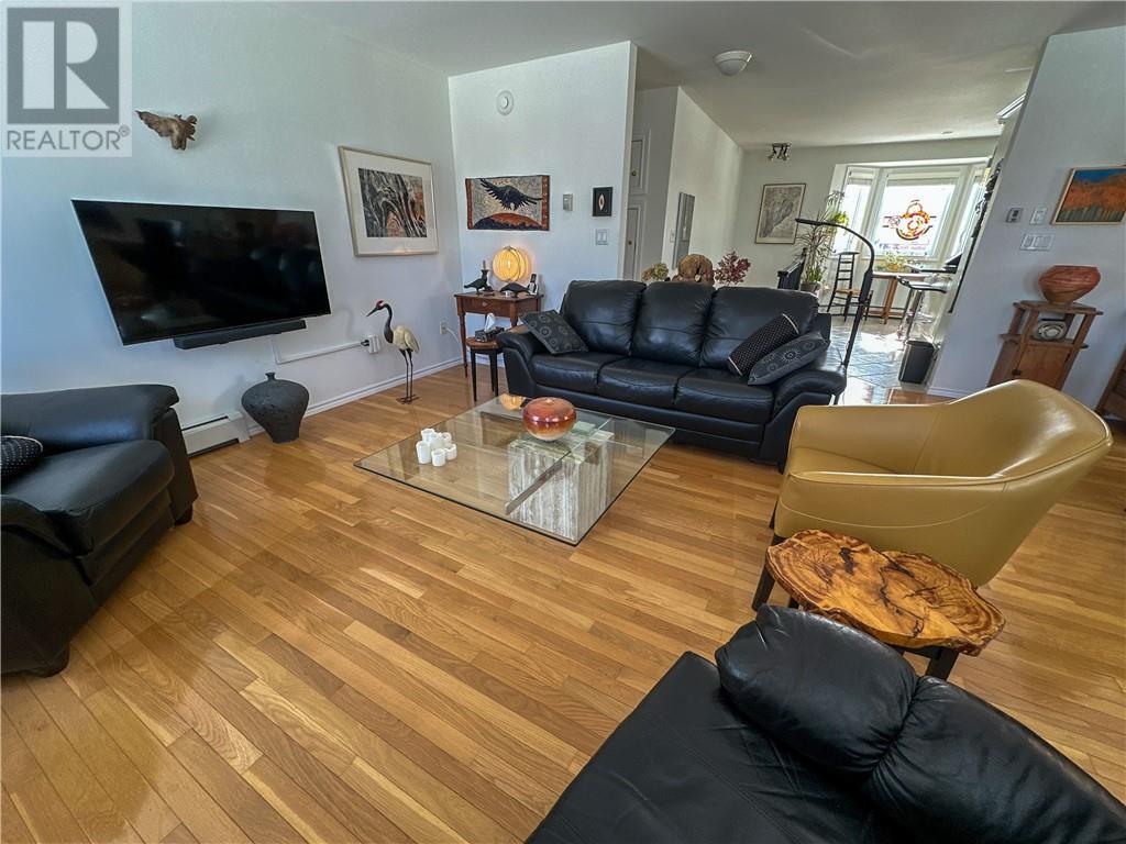 












78 Meredith Street W

,
Little Current,




Ontario
P0P1K0

