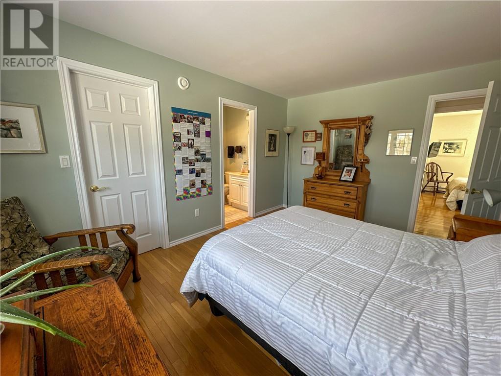 












78 Meredith Street W

,
Little Current,




Ontario
P0P1K0

