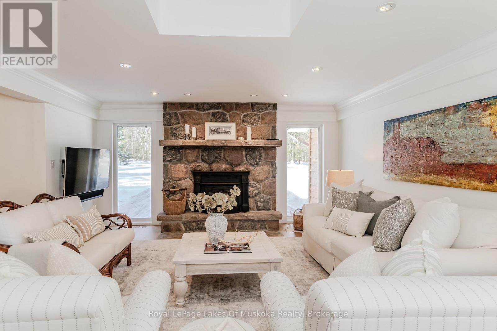 












1319 WOLF CIRCLE

,
Algonquin Highlands (Sherborne),




Ontario
P0A1E0

