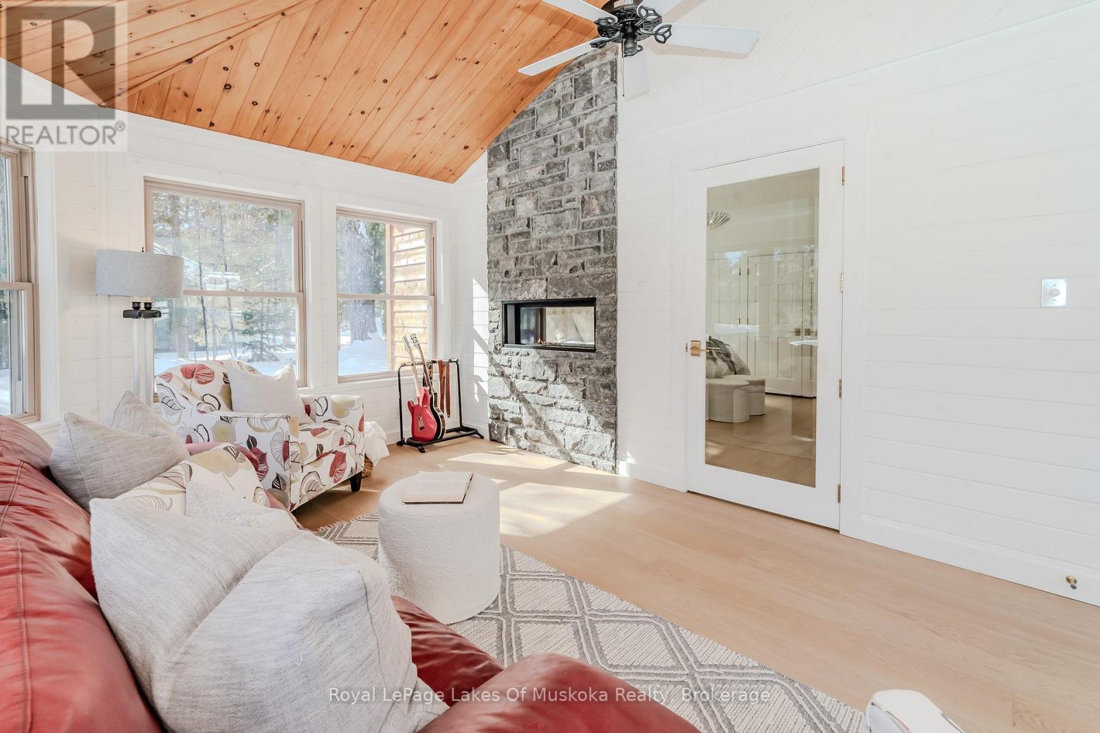 












1319 WOLF CIRCLE

,
Algonquin Highlands (Sherborne),




Ontario
P0A1E0

