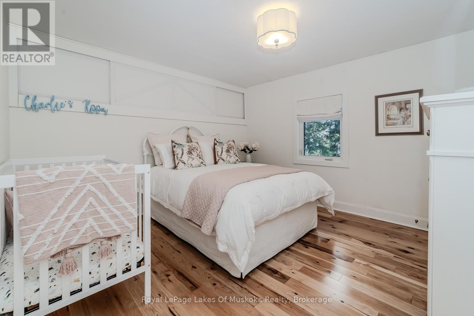 












1319 WOLF CIRCLE

,
Algonquin Highlands (Sherborne),




Ontario
P0A1E0


