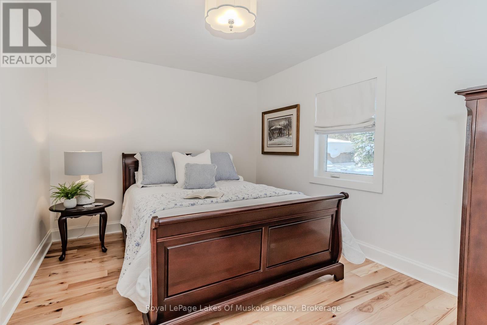 












1319 WOLF CIRCLE

,
Algonquin Highlands (Sherborne),




Ontario
P0A1E0

